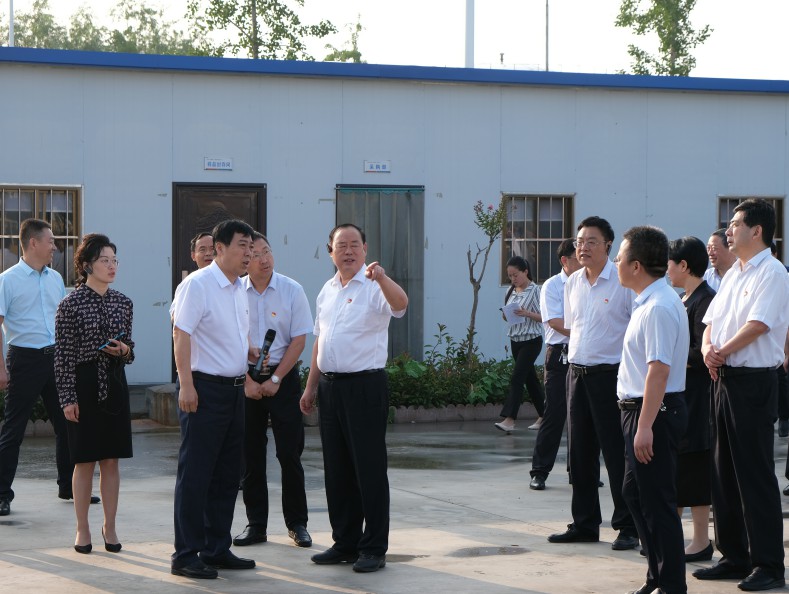 市委書記宋殿宇攜市四大班子領(lǐng)導(dǎo)到京東（濮陽）數(shù)字經(jīng)濟產(chǎn)業(yè)園項目進(jìn)行現(xiàn)場觀摩指導(dǎo)